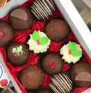 CHRISTMAS CAKE TRUFFLES